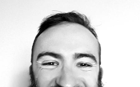 Seagulls in the city &ndash; UCD researcher tracks divisive birds\nThey sometimes noisily nest in residential rooftops and swoop to snatch food from pedestrians. As seagulls encroach on urban spaces, conflict with humans is inevitable. But are the birds alone to blame for their aggressive reputation?